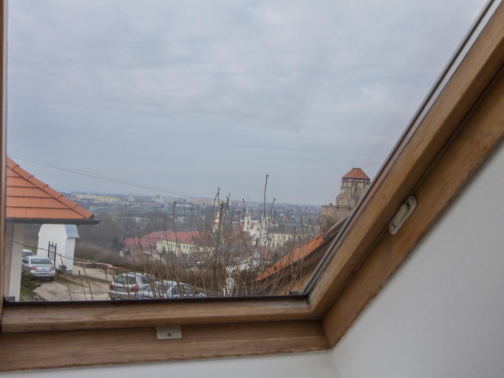 Amadeus Vendeghaz Hotel Esztergom Exterior photo