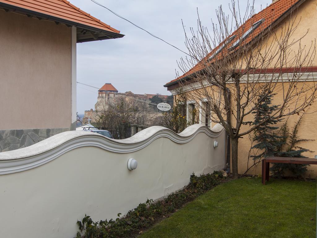 Amadeus Vendeghaz Hotel Esztergom Exterior photo